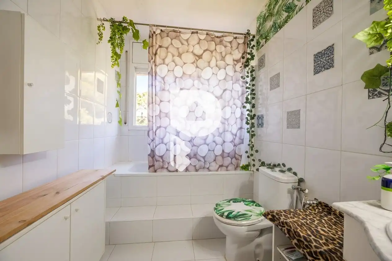 Bany de Casa o xalet en venda en Cervelló amb Aire condicionat, Jardí privat i Terrassa
