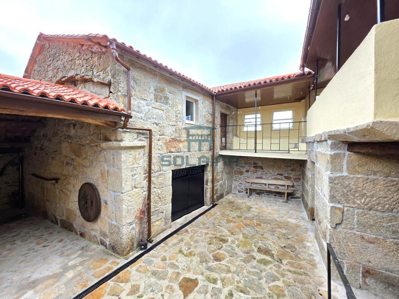 Vista exterior de Casa o xalet en venda en Maceda amb Moblat i Balcó