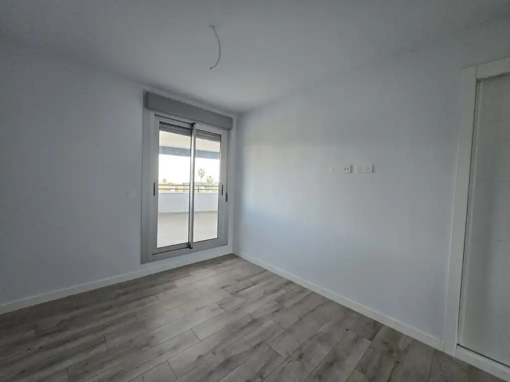 Habitación de Apartamento en venta en Torremolinos con Aire acondicionado, Terraza y Internet
