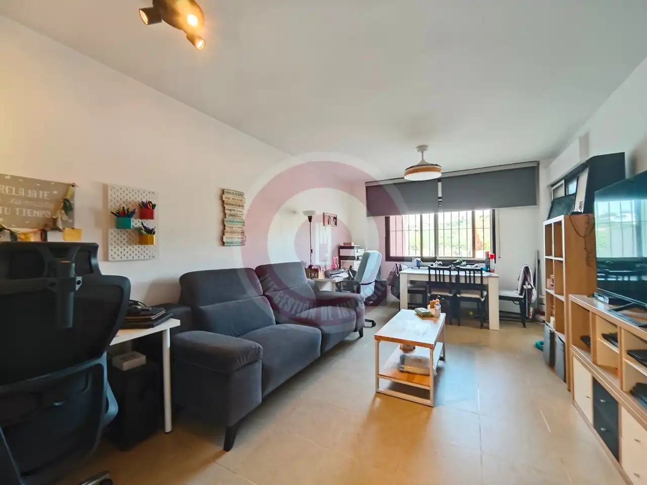 Living room of Flat for sale in Rincón de la Victoria  with Air Conditioner, Terrace and Community pool