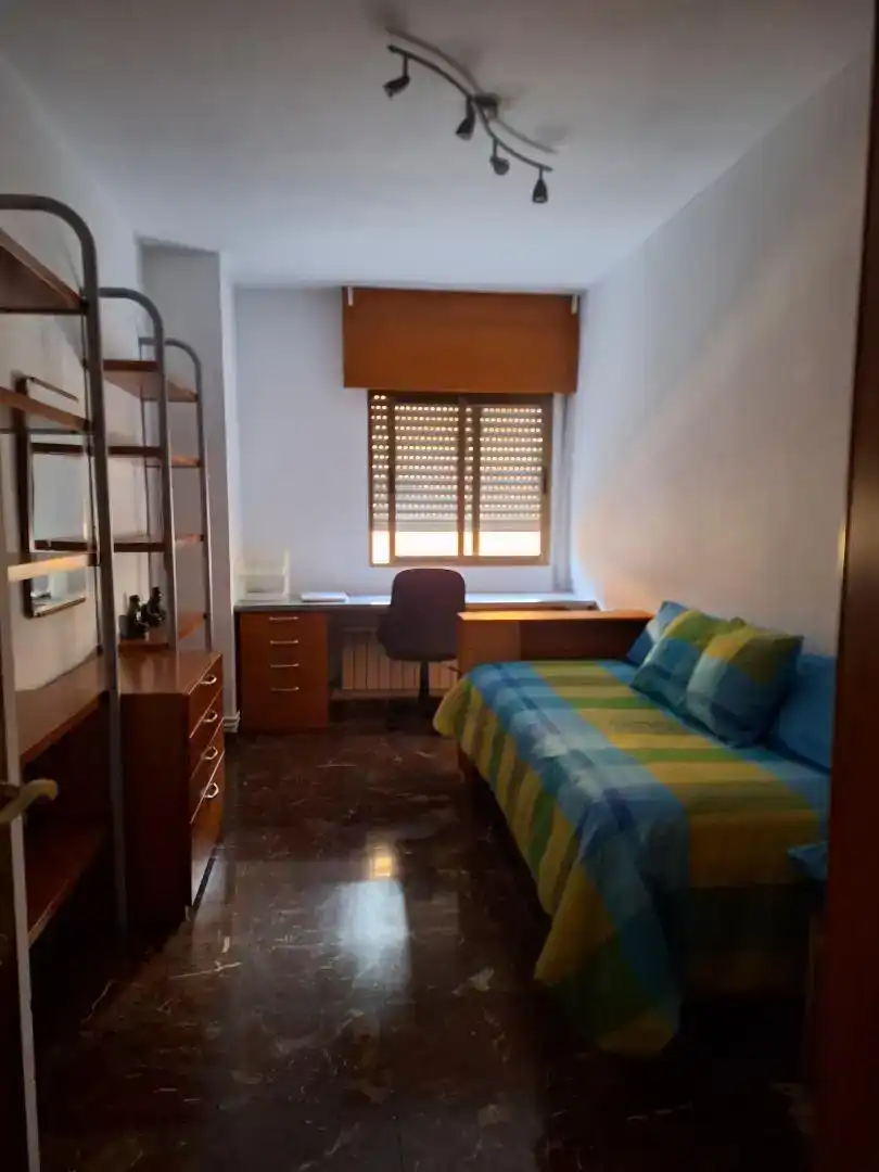 Habitación de Piso de alquiler en Zaidín