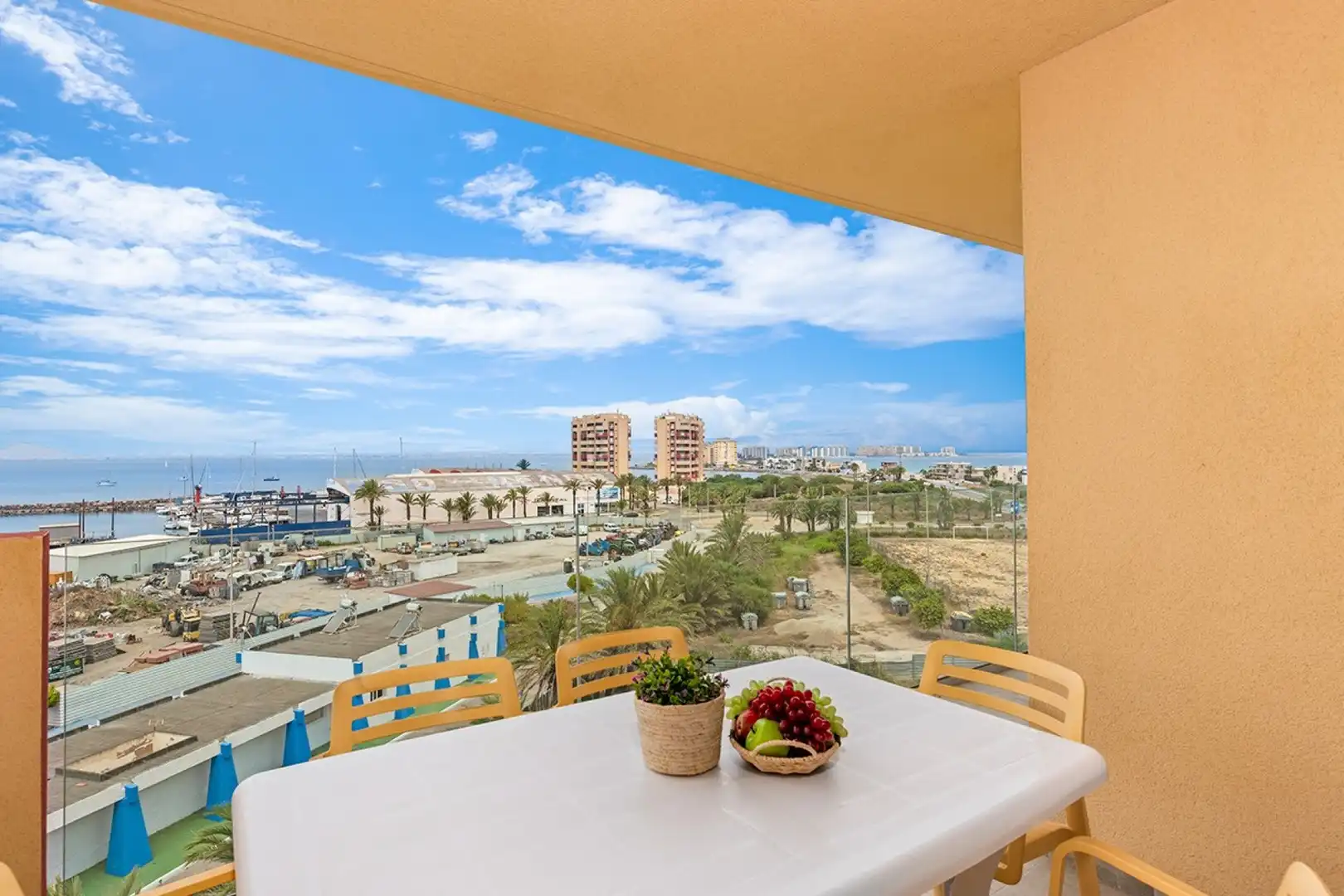 Terraza de Piso en venta en La Manga del Mar Menor con Aire acondicionado, Calefacción y Jardín privado