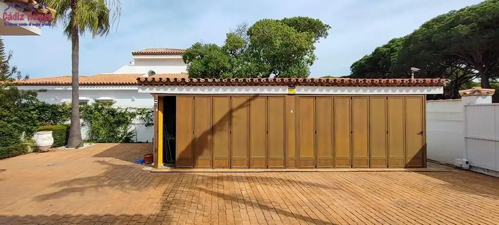 Exterior view of Houses for sale in Chiclana de la Frontera  with Air Conditioner, Heating and Private garden