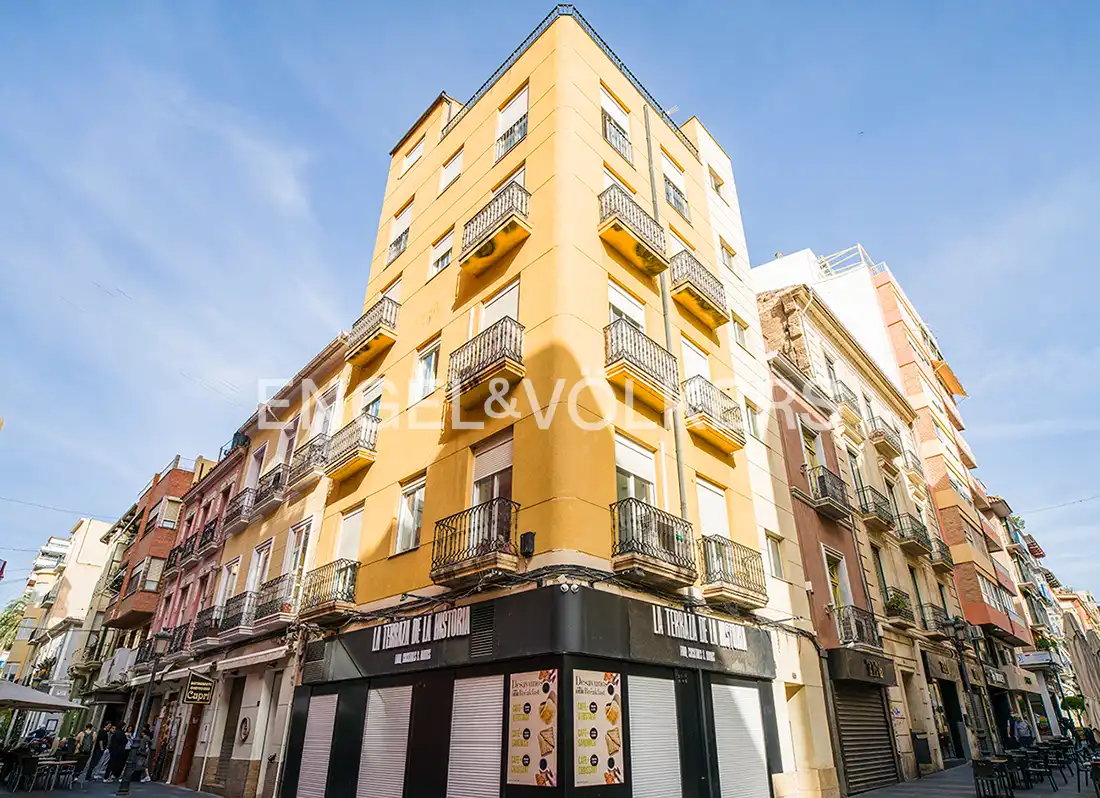 Vista exterior de Piso en venta en Alicante / Alacant con Aire acondicionado, Calefacción y Balcón