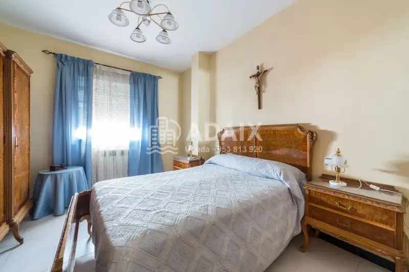 Dormitori de Casa o xalet en venda en Úbeda amb Aire condicionat, Traster i Balcó