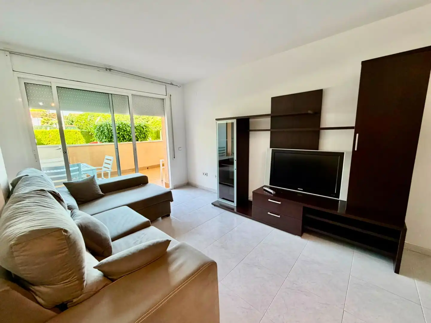 Sala d'estar de Pis en venda en La Pobla de Montornès   amb Calefacció, Terrassa i Piscina comunitària