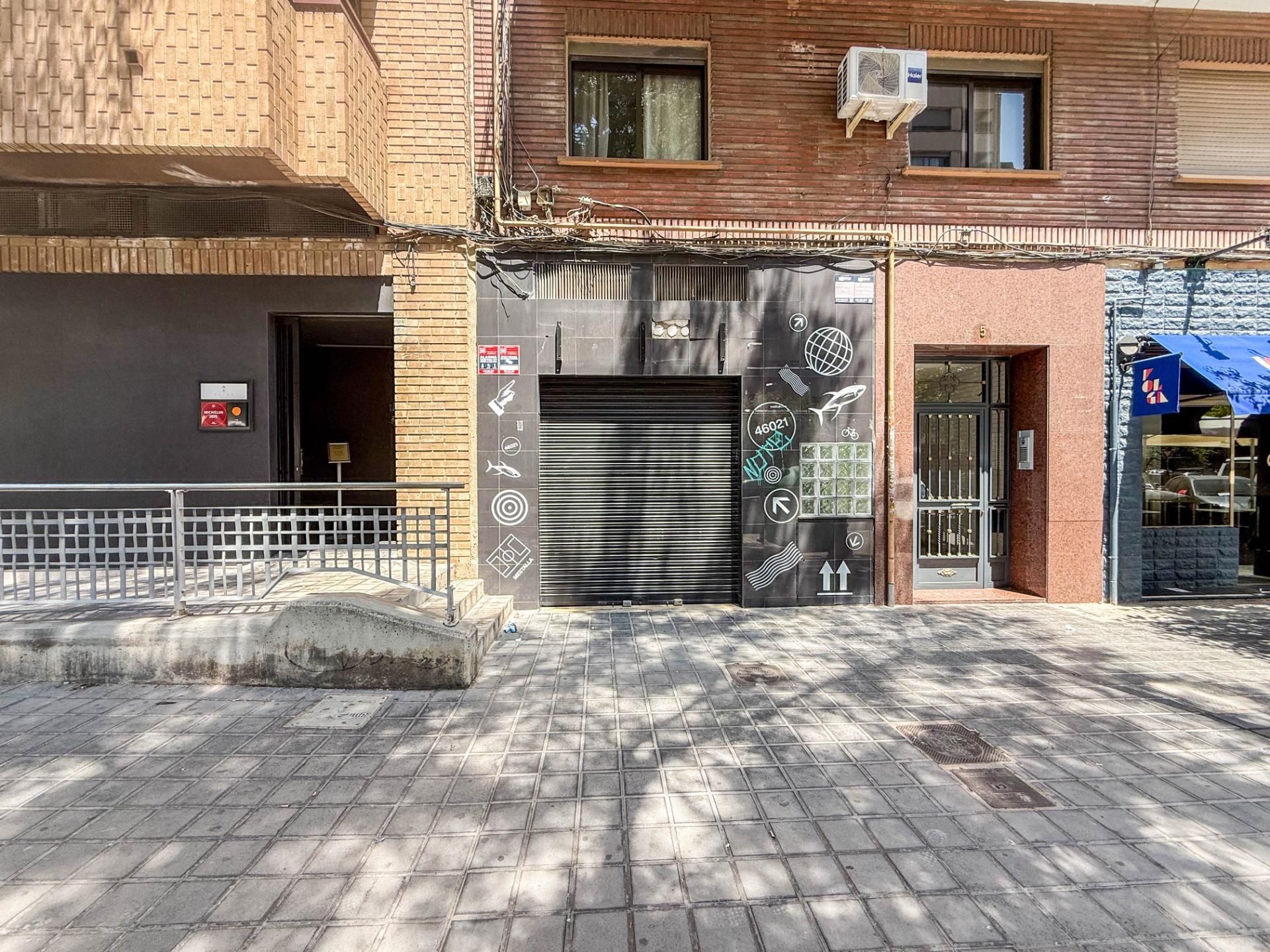 Exterior view of Premises for sale in  Valencia Capital