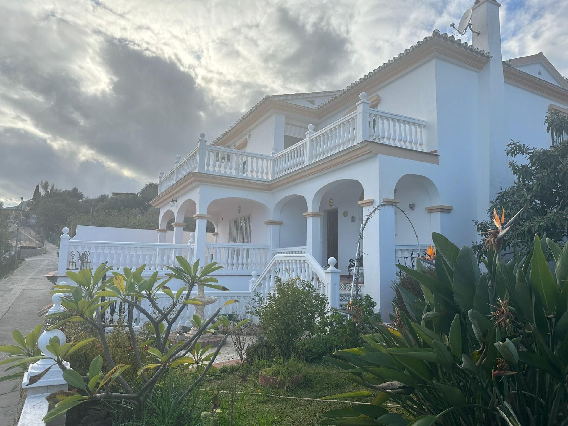 Exterior view of House or chalet for sale in Málaga Capital  with Air Conditioner, Private garden and Terrace