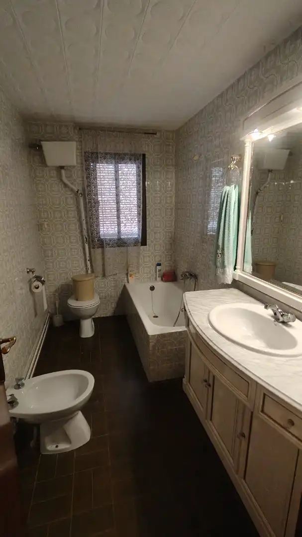 Bany de Casa o xalet en venda en Baza amb Moblat