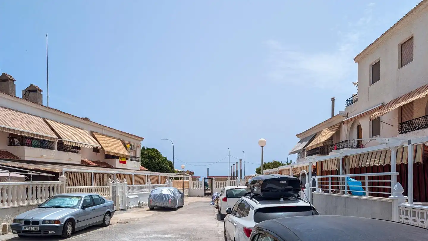 Vista exterior de Casa adosada en venta en Santa Pola con Aire acondicionado, Terraza y Amueblado