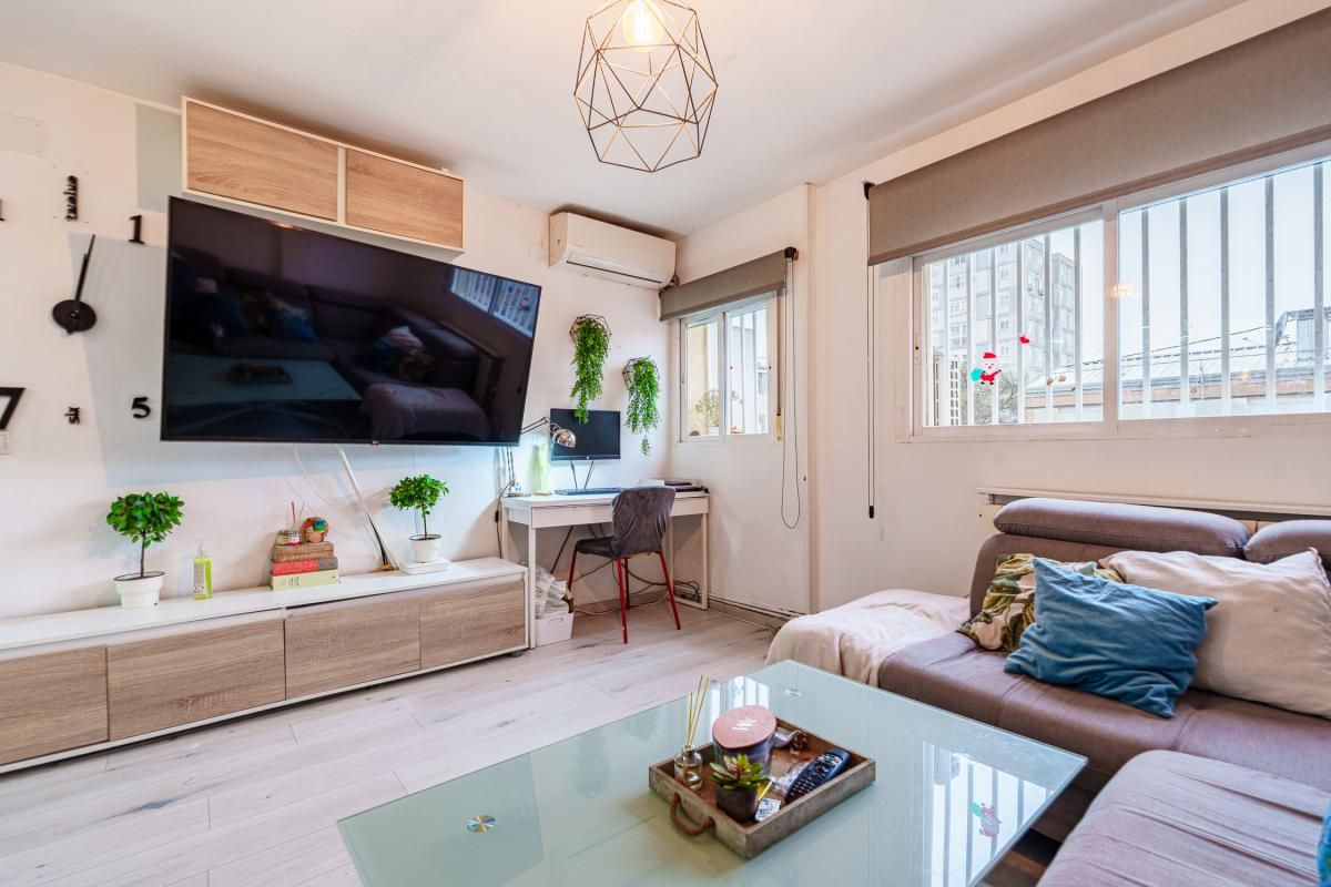 Sala de estar de Piso en venta en  Madrid Capital con Aire acondicionado, Calefacción y Amueblado
