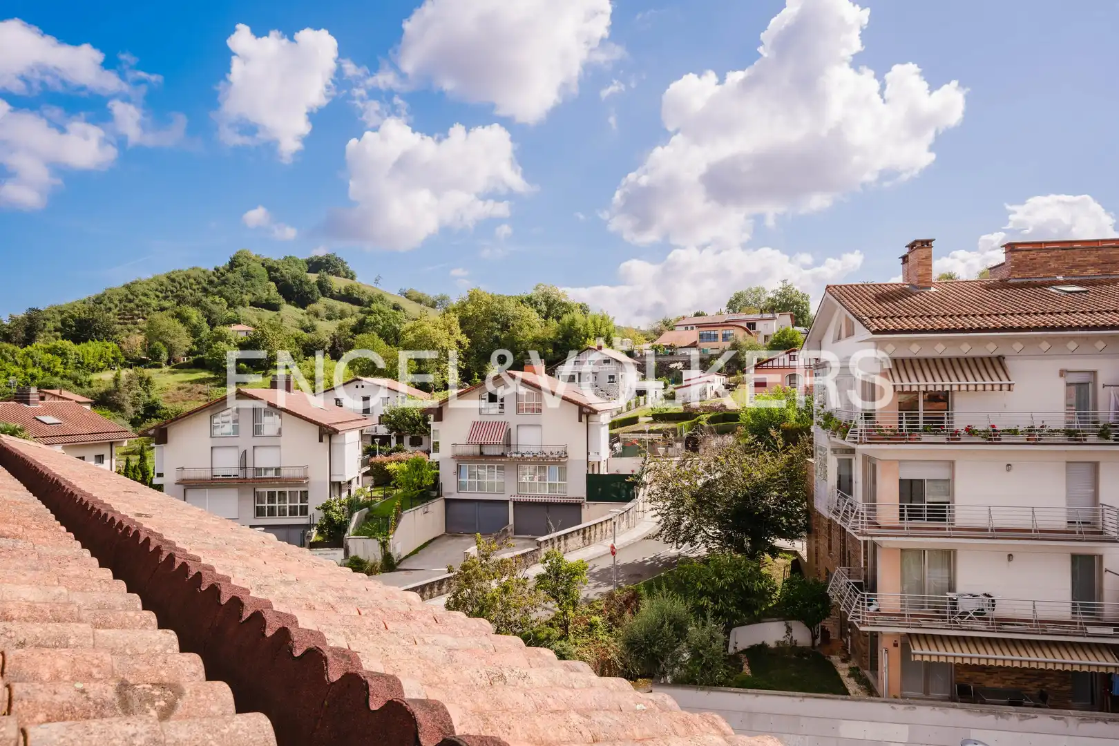 Vista exterior de Dúplex en venta en Astigarraga con Calefacción y Balcón