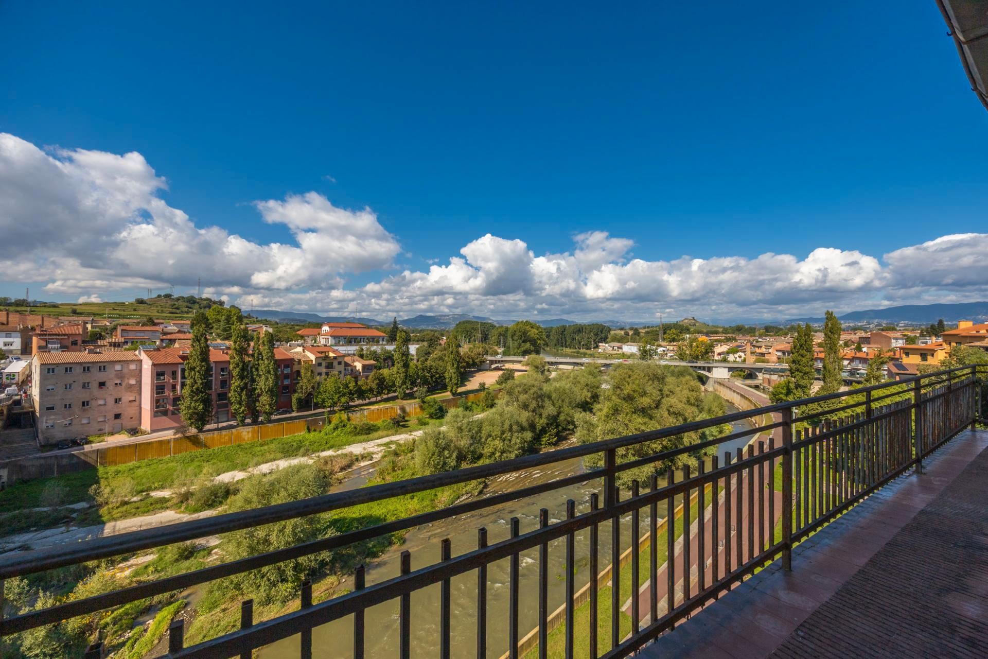 Exterior view of Flat for sale in Roda de Ter  with Heating, Parquet flooring and Terrace