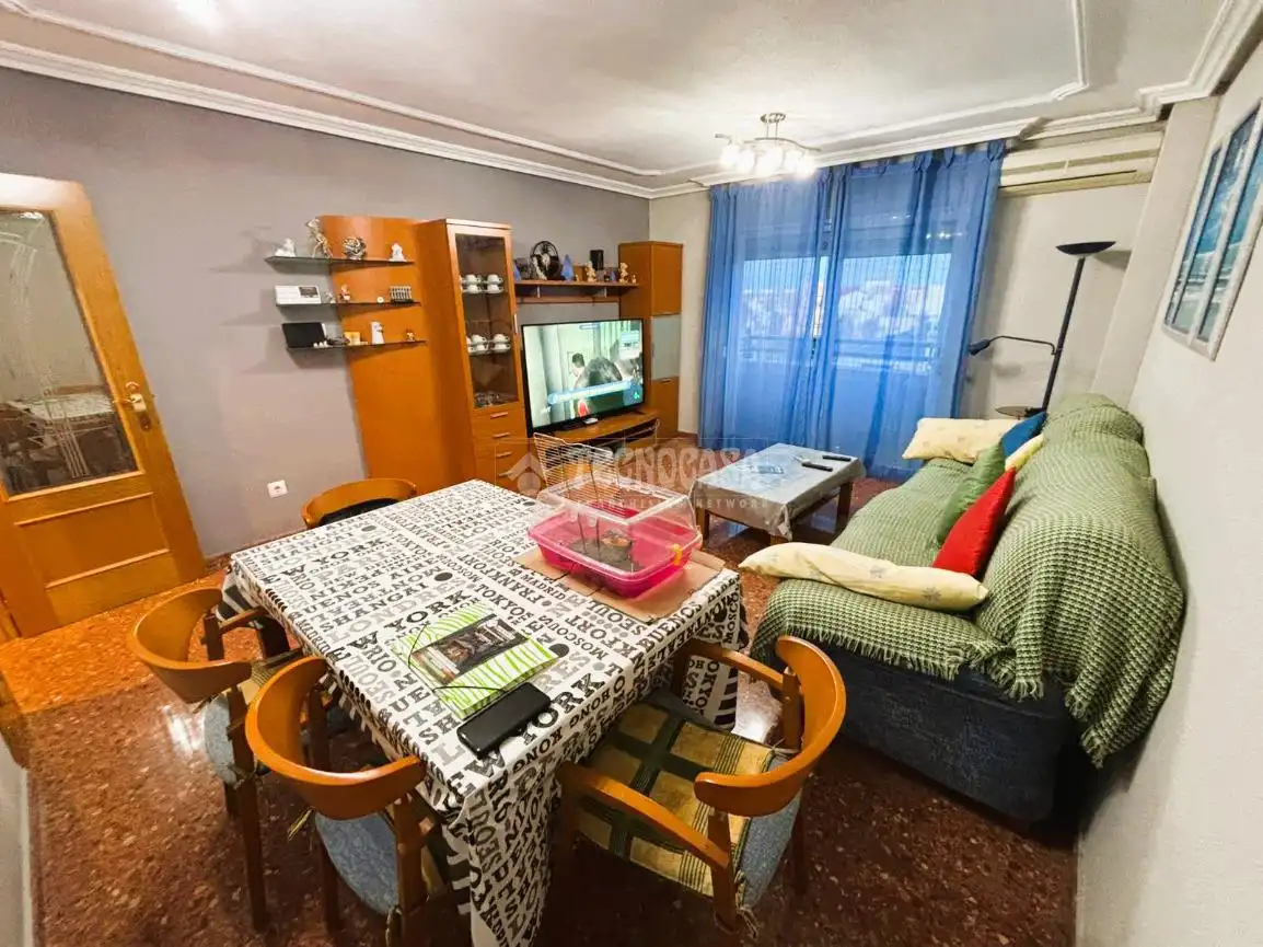 Sala de estar de Piso en venta en Quart de Poblet con Aire acondicionado, Trastero y Balcón