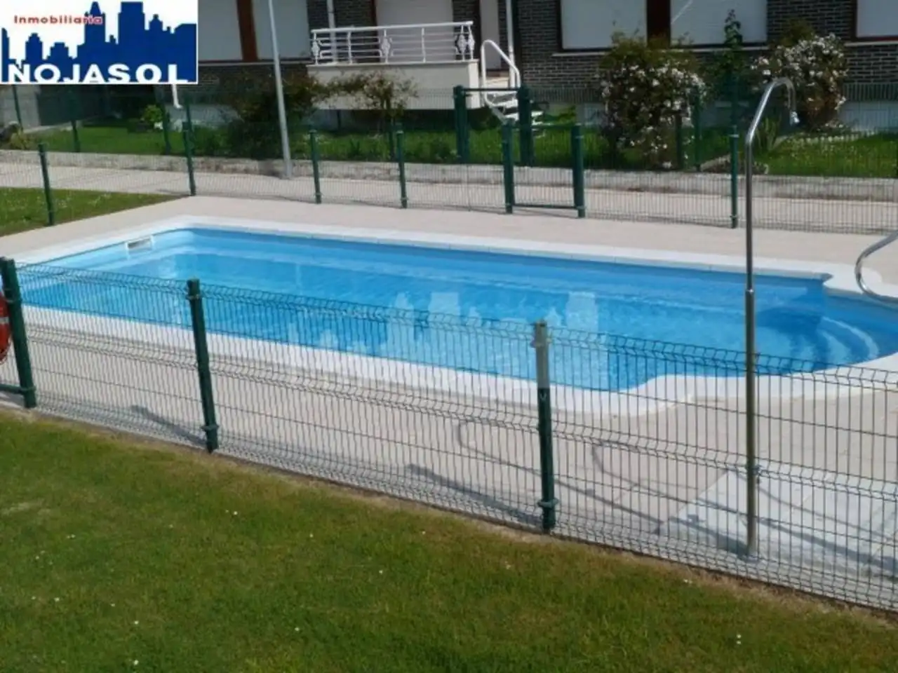 Piscina de Apartament de lloguer en Noja amb Calefacció, Jardí privat i Terrassa