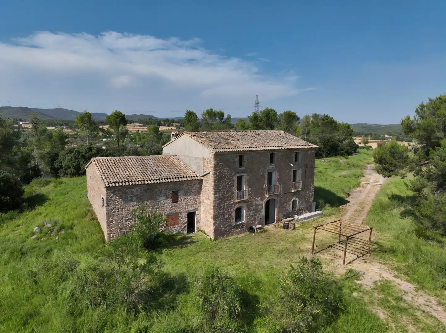 Vista exterior de Finca rústica en venda en Òdena amb Jardí privat i Balcó