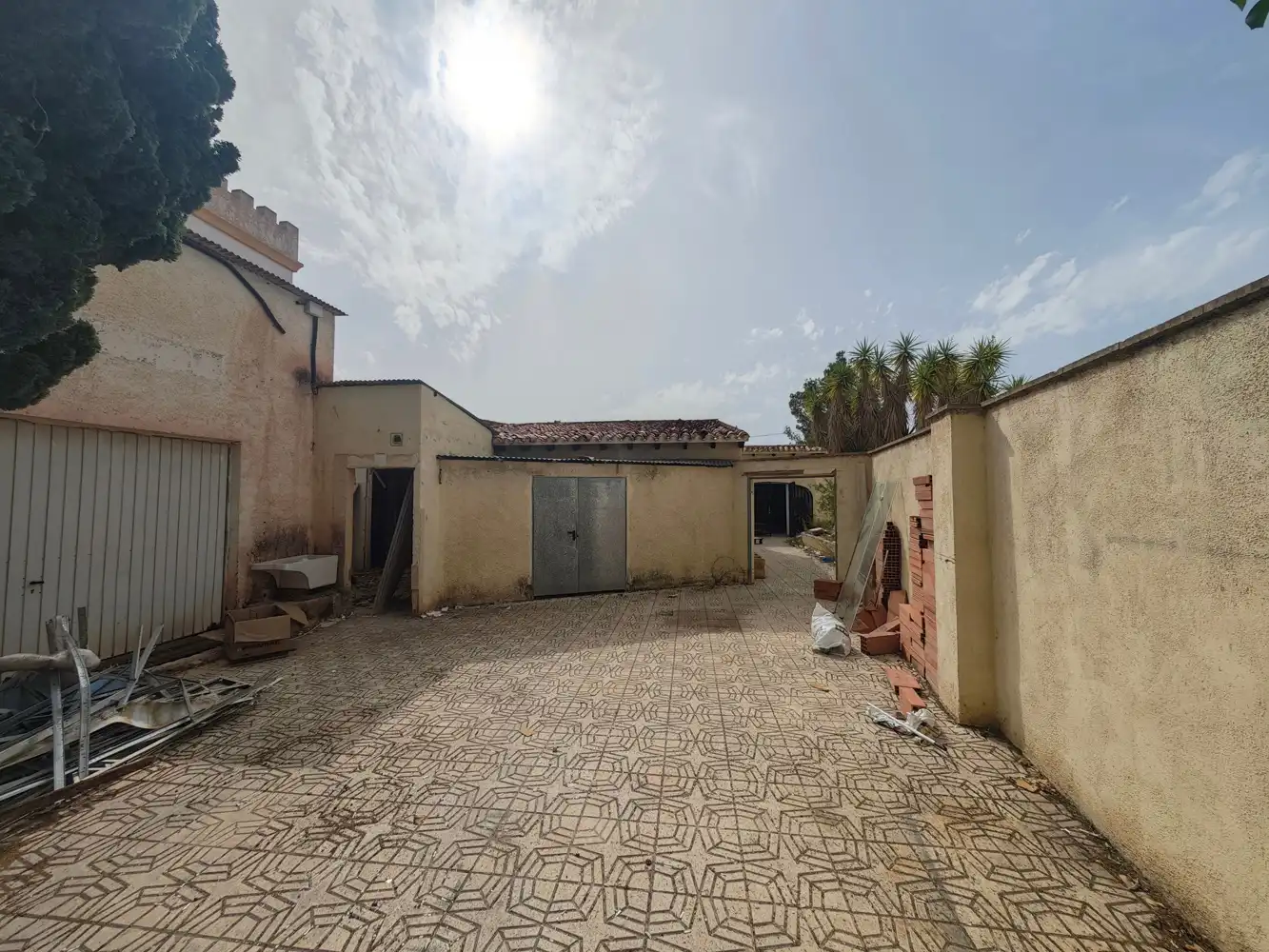 Business premises for sale in Partida Torrent 6