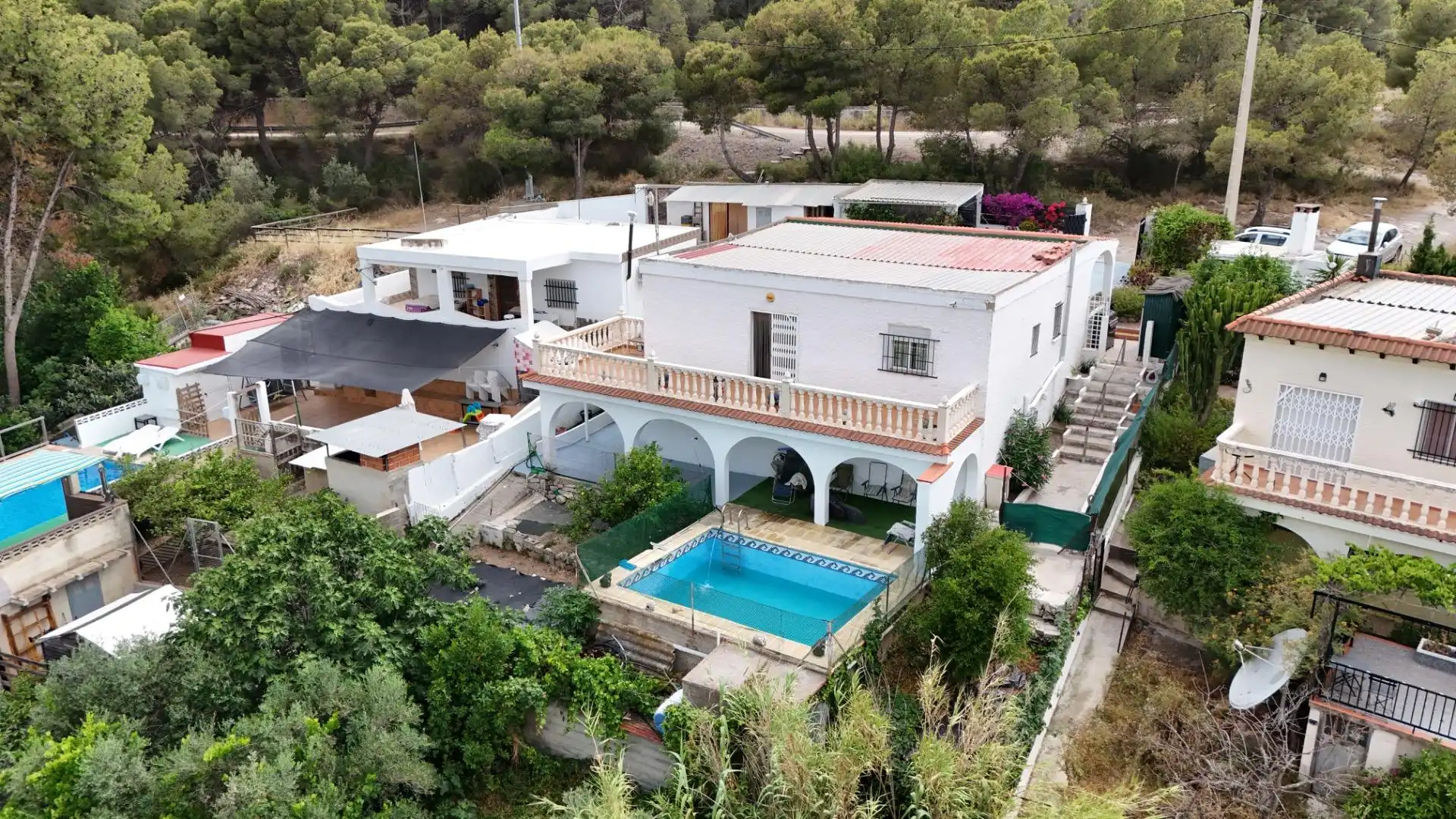 Vista exterior de Casa o chalet en venta en Casinos con Terraza, Trastero y Piscina