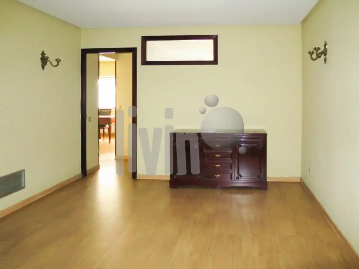 Habitación de Oficina en venta en Jaén