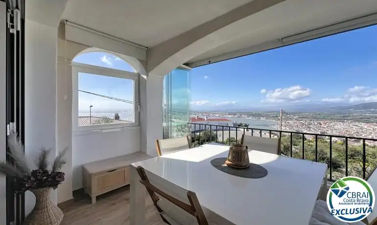 Dormitori de Apartament en venda en Roses amb Calefacció, Terrassa i Moblat