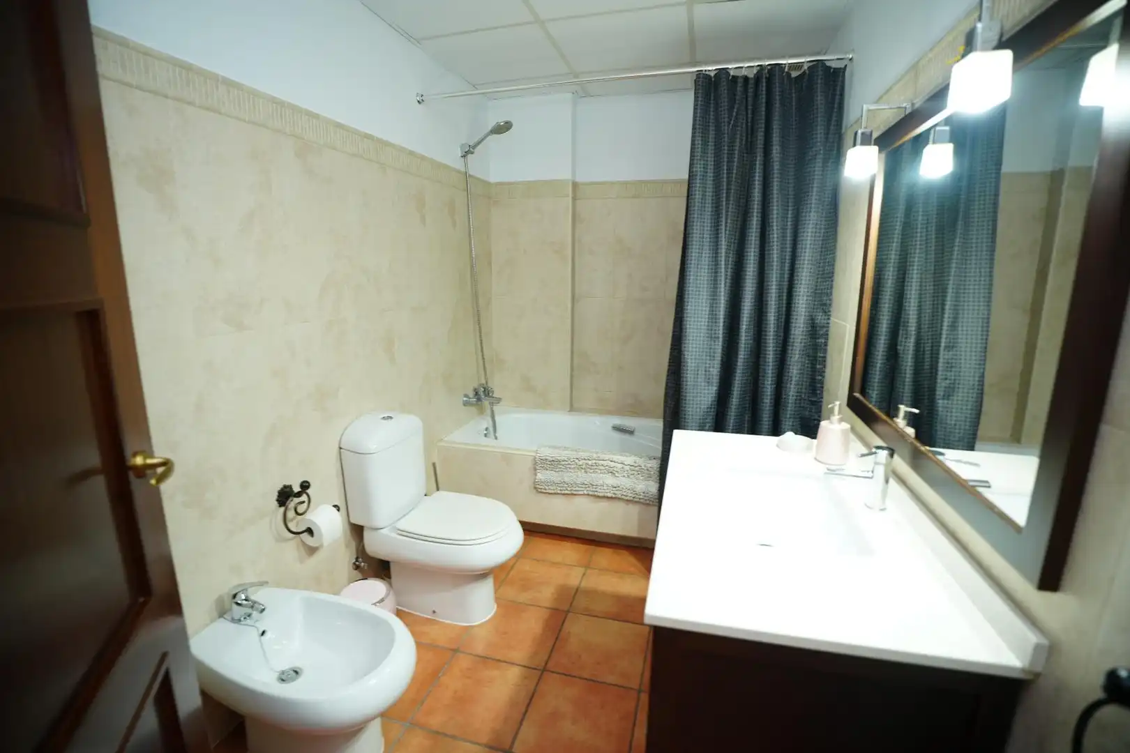 Bany de Casa o xalet en venda en Alcalá de Guadaira amb Aire condicionat i Terrassa