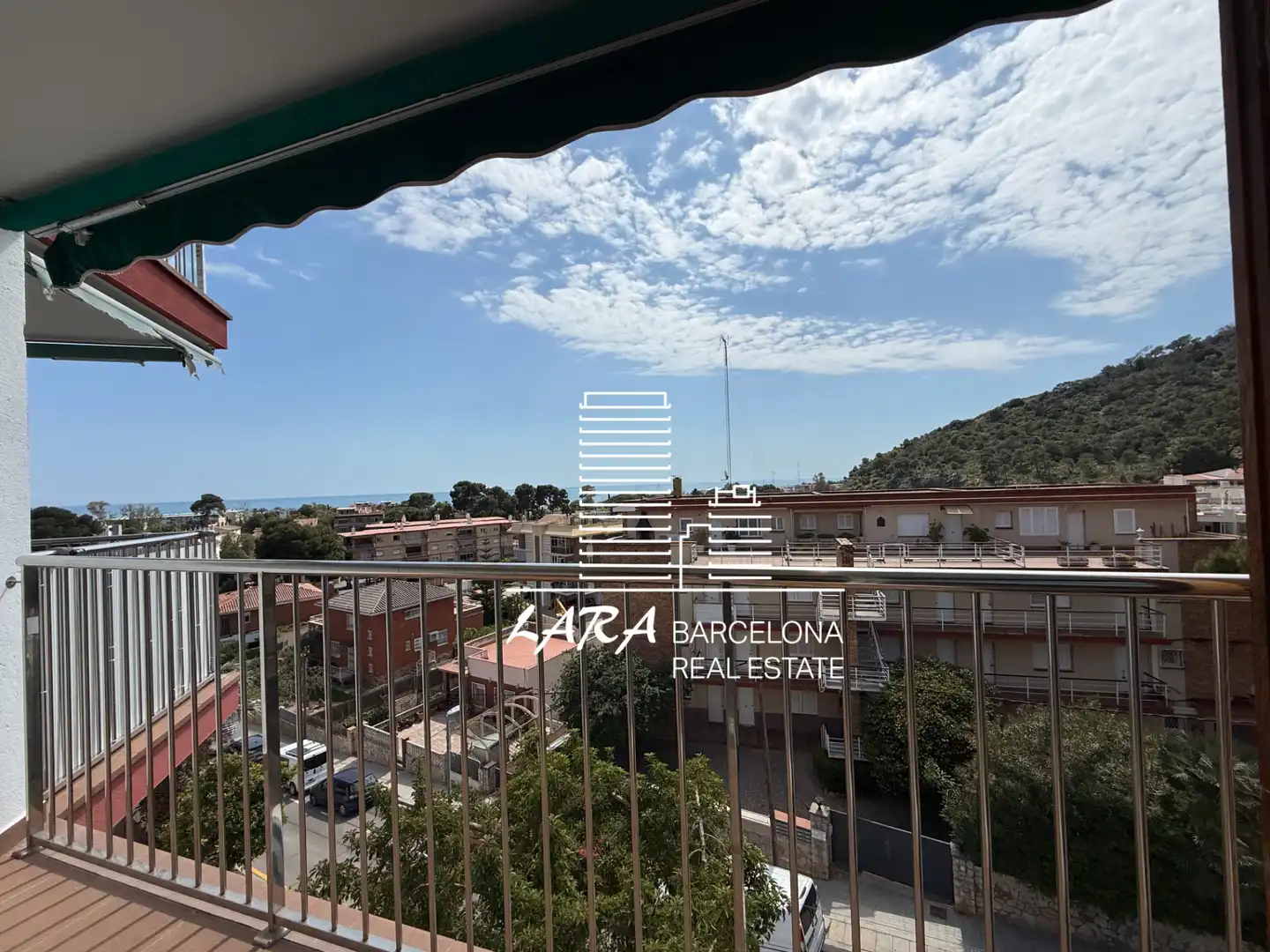 Vista exterior de Apartament en venda en Castelldefels amb Traster, Forn i Rentadora
