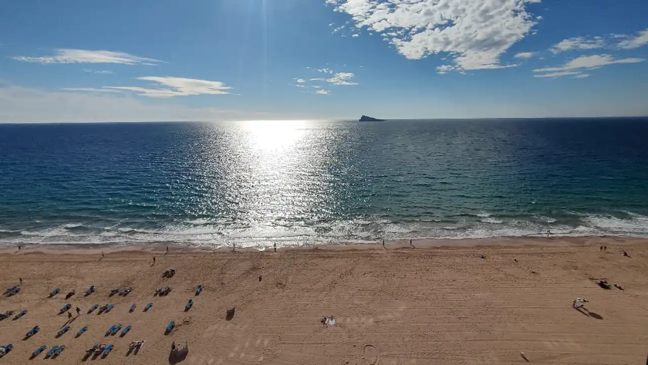 Vista exterior de Apartamento en venta en Benidorm con Aire acondicionado, Amueblado y Piscina comunitaria