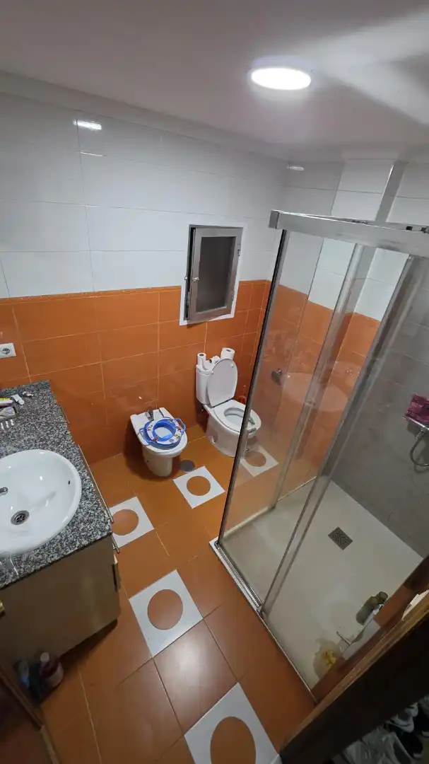 Bany de Pis en venda en Ourense Capital  amb Calefacció