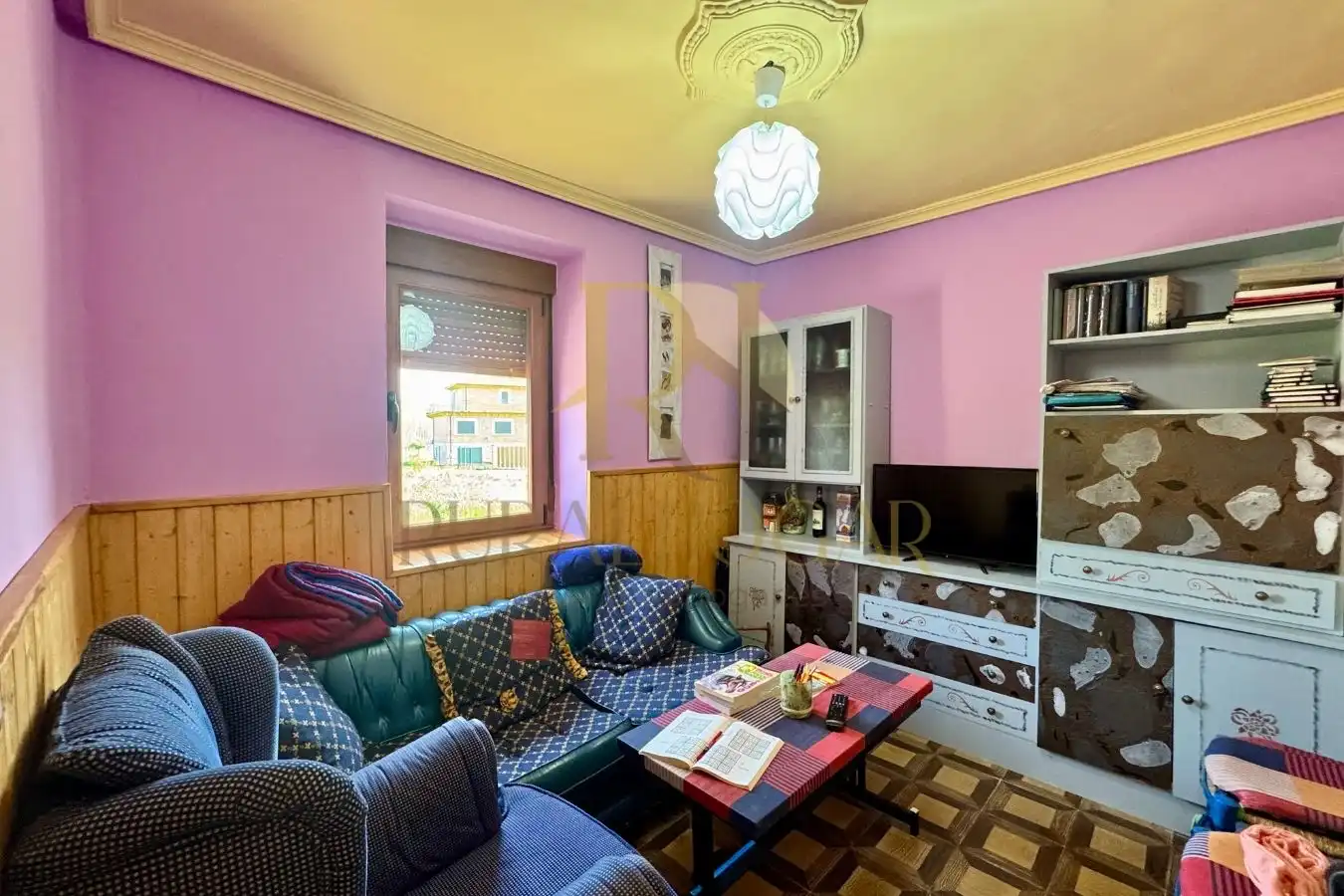Sala de estar de Casa o chalet en venta en Gradefes con Calefacción, Parquet y Amueblado
