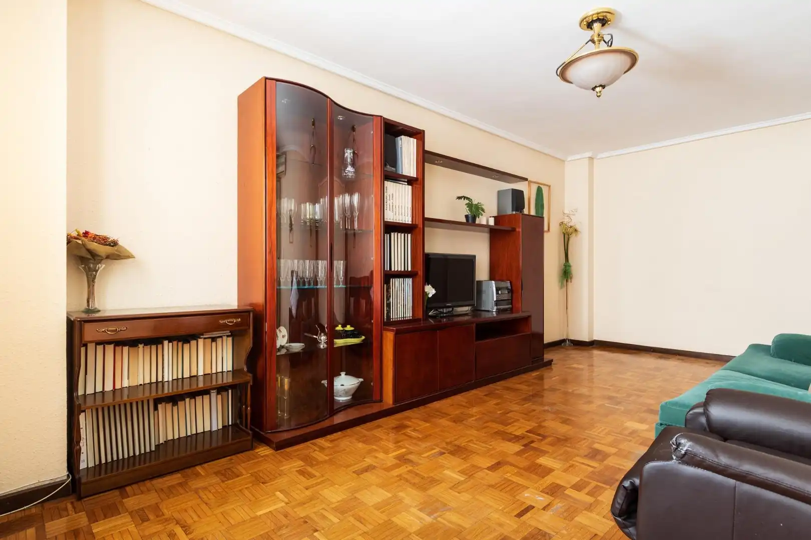 Piso en venta en Avenida ALIERTA, CESAREO, 42, Parque Miraflores