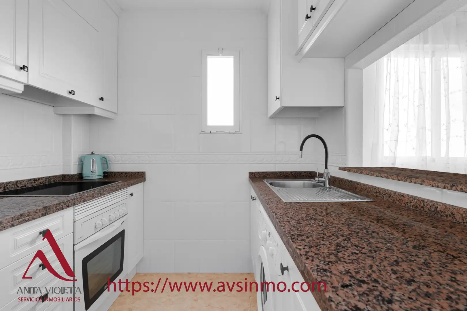 Cuina de Apartament de lloguer en Torrevieja amb Aire condicionat, Moblat i Forn