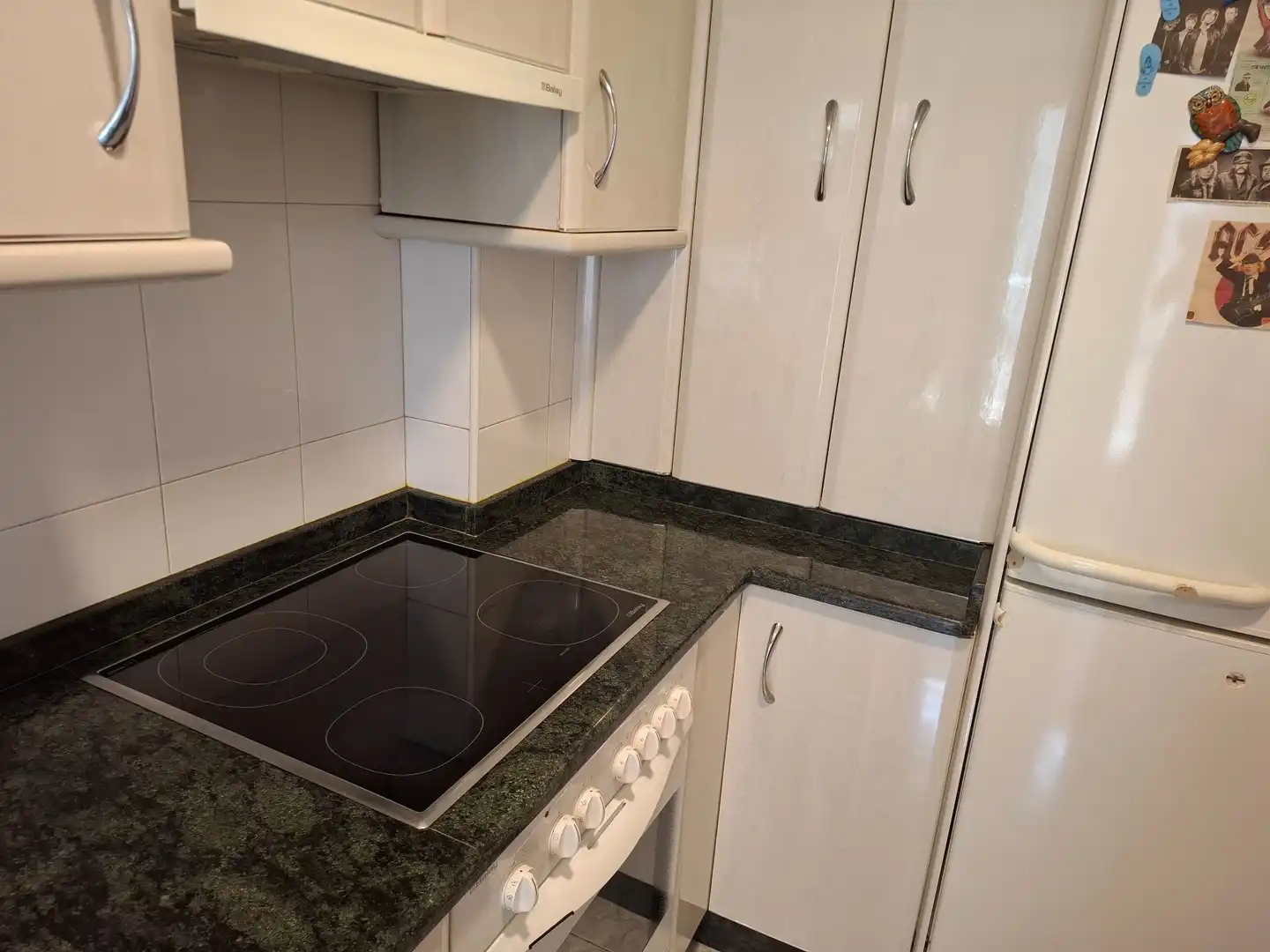 Cuina de Apartament en venda en Ourense Capital  amb Calefacció, Traster i Moblat