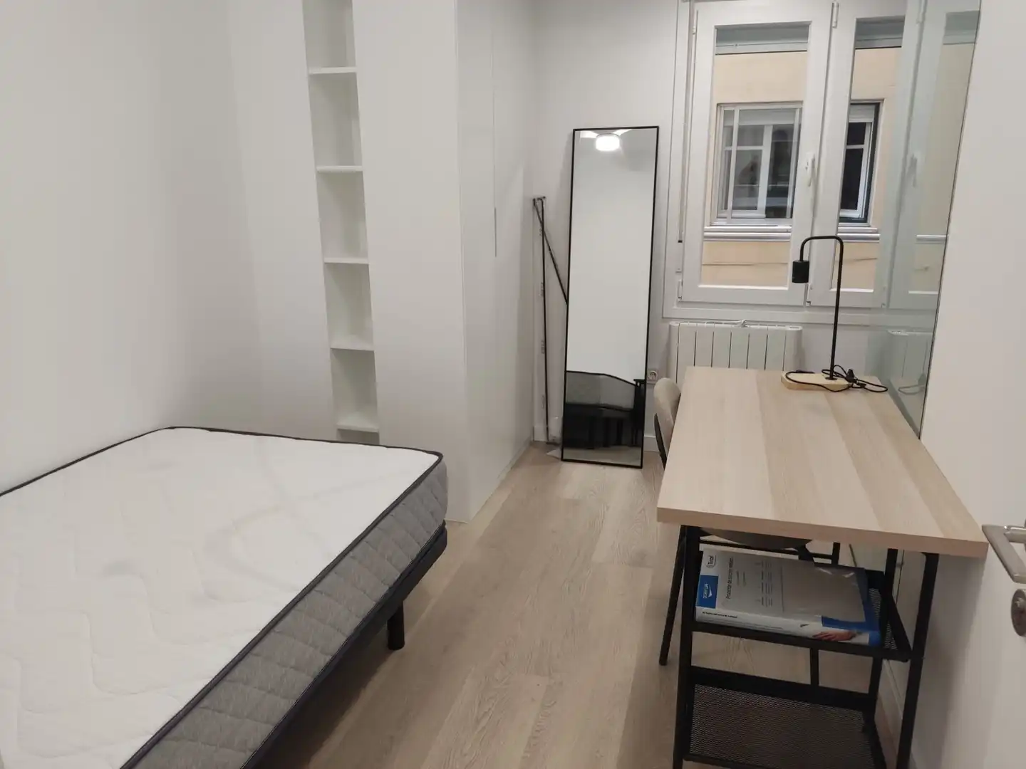 Bedroom of Flat for share in Madrid  with Heating, Furnished and Oven