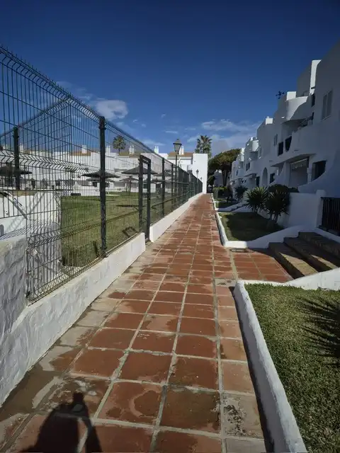 Vista exterior de Apartament en venda en Chiclana de la Frontera amb Terrassa, Moblat i Piscina comunitària