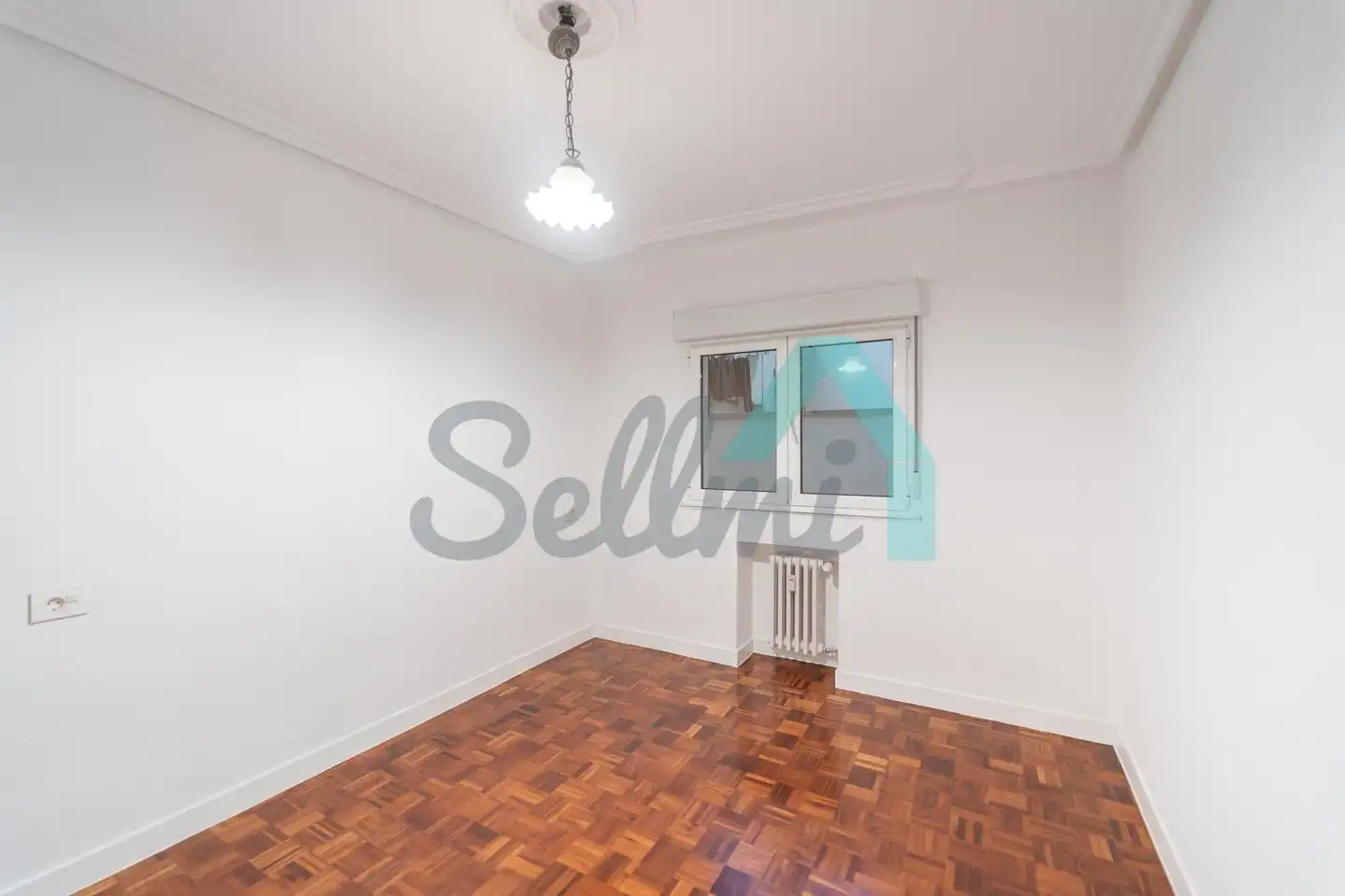 Bedroom of Flat for sale in Oviedo   with Heating, Parquet flooring and Storage room