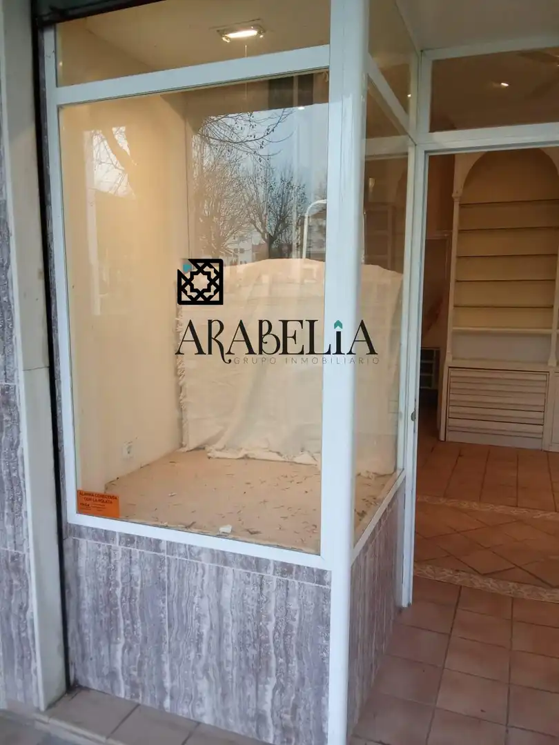 Local comercial en venta en Poniente-Norte - Miralbaida - Parque Azahara, imagen 11