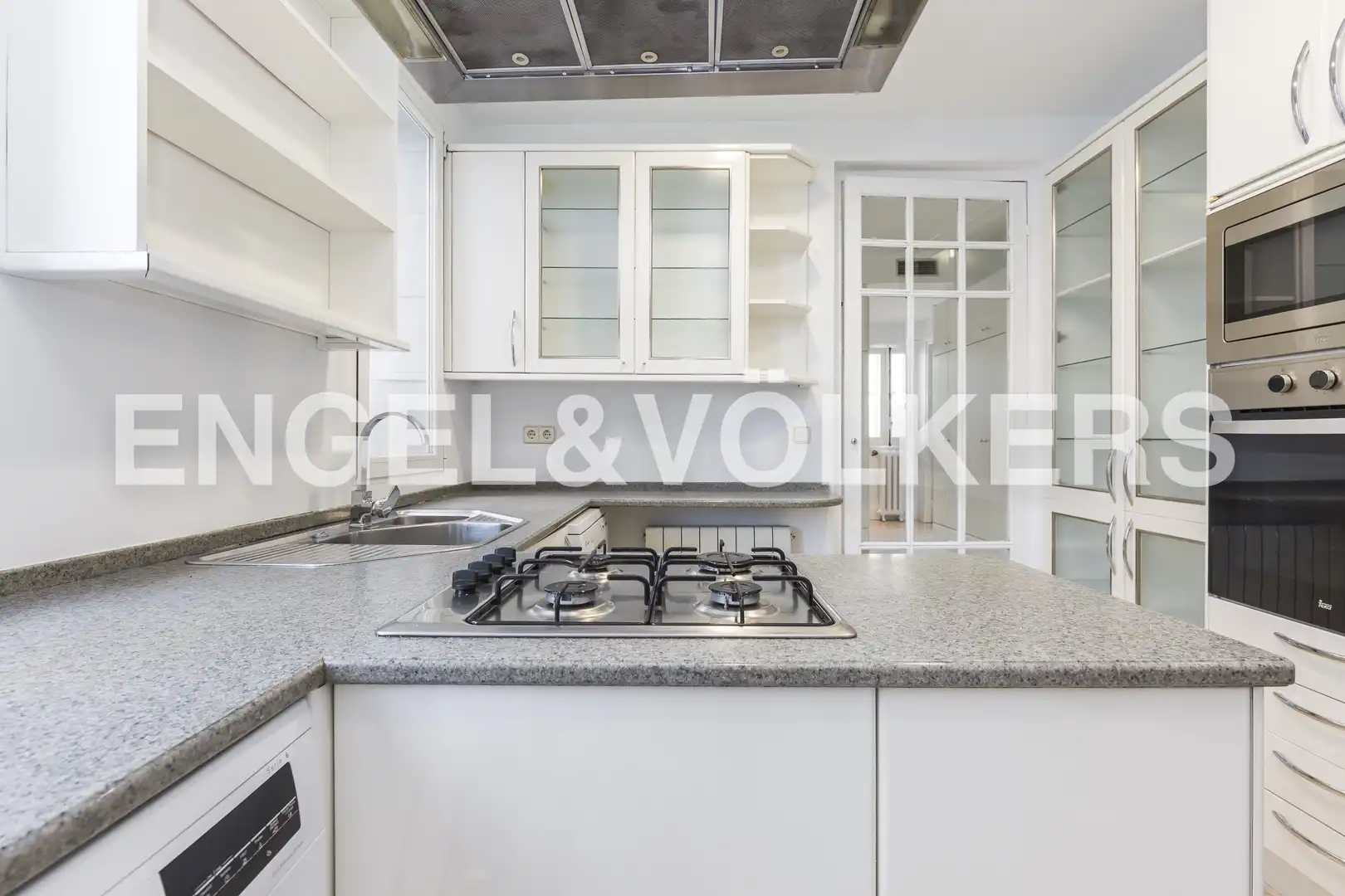 Kitchen of Attic for rent in Madrid  with Air Conditioner, Heating and Parquet flooring