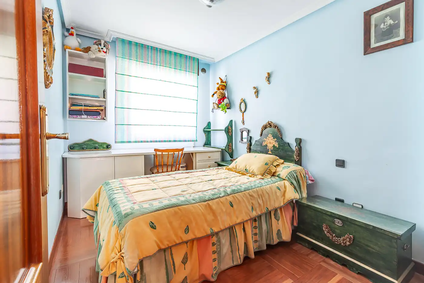 Habitación de Dúplex en venta en Madrid con Calefacción y Terraza
