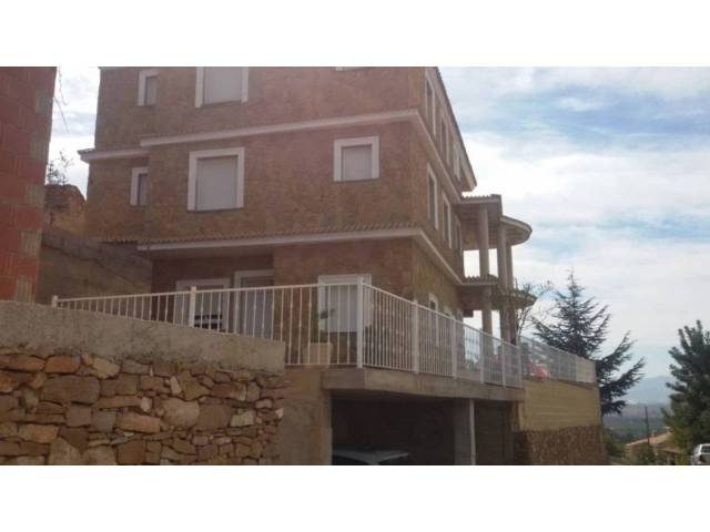 Casa-chalet en Venta en Estación - Universidad