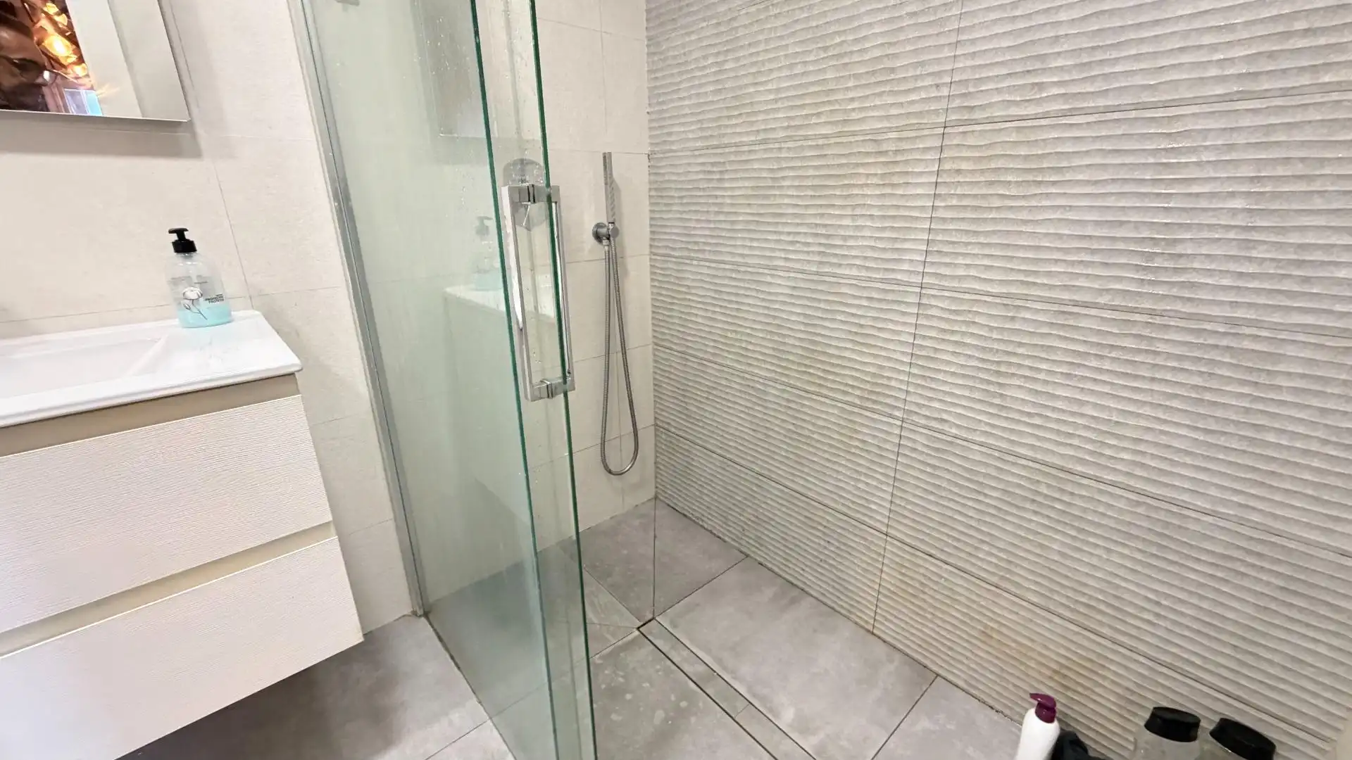 Badezimmer von Dachboden zum Verkauf in Elche / Elx mit Heizung, Terrasse und Abstellraum