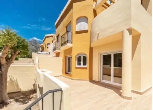 Vista exterior de Casa adosada en venta en Marbella con Aire acondicionado, Calefacción y Terraza