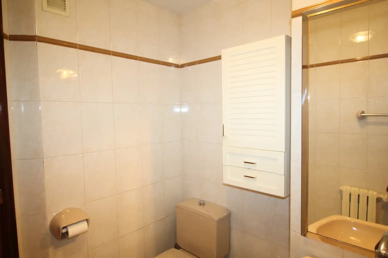 Baño de Piso de alquiler en Gijón  con Calefacción y Terraza