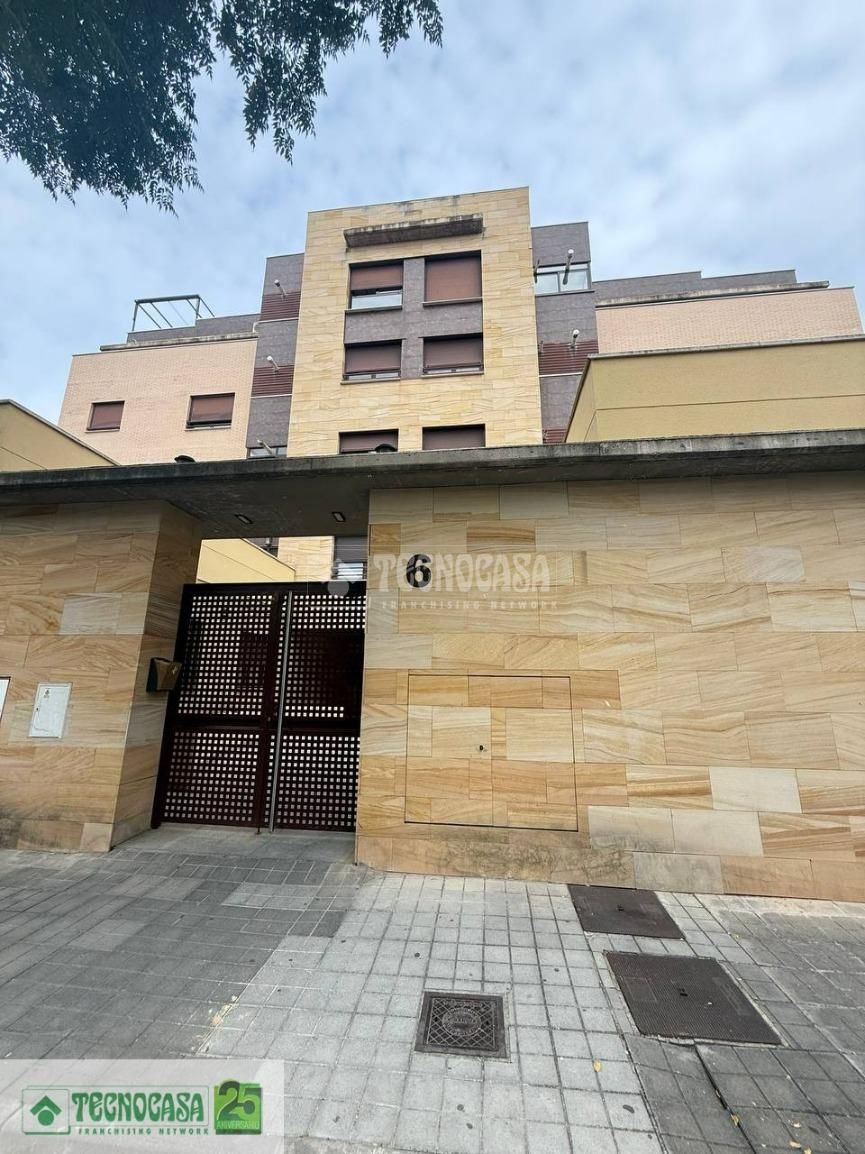 Vista exterior de Piso en venta en Ciudad Real Capital con Aire acondicionado