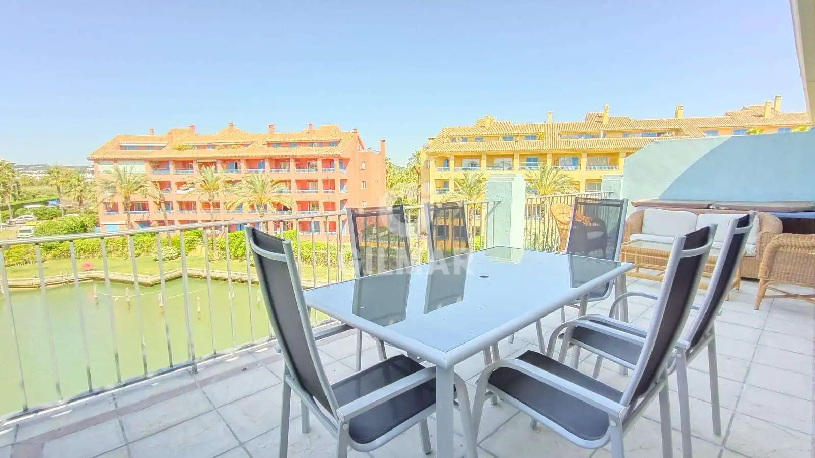 Terraza de Dúplex en venta en Sotogrande con Calefacción, Trastero y Piscina