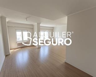 Dormitori de Pis de lloguer en  Zaragoza Capital amb Calefacció