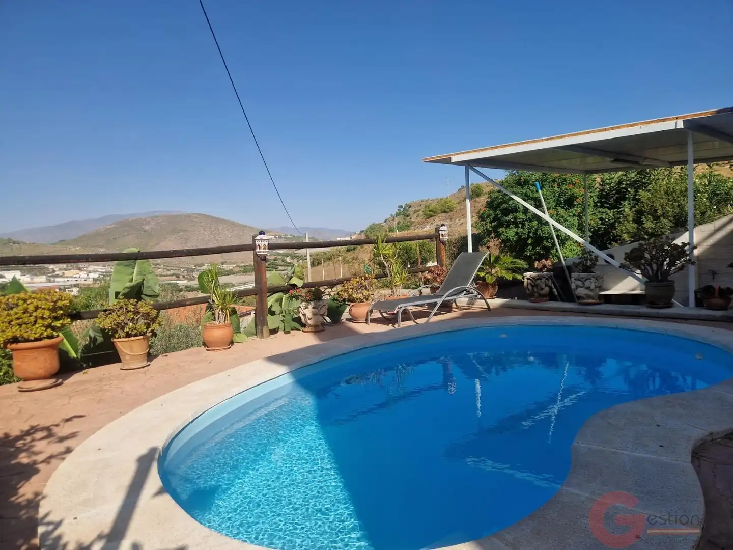 Casa con piscina en venta en Molvízar