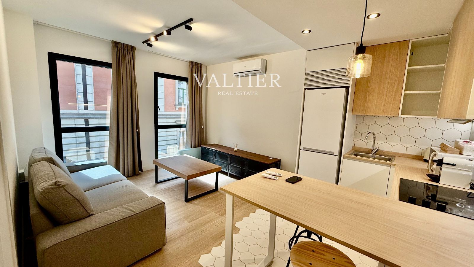 Exterior view of Flat for rent in  Madrid Capital  with Air Conditioner, Heating and Furnished