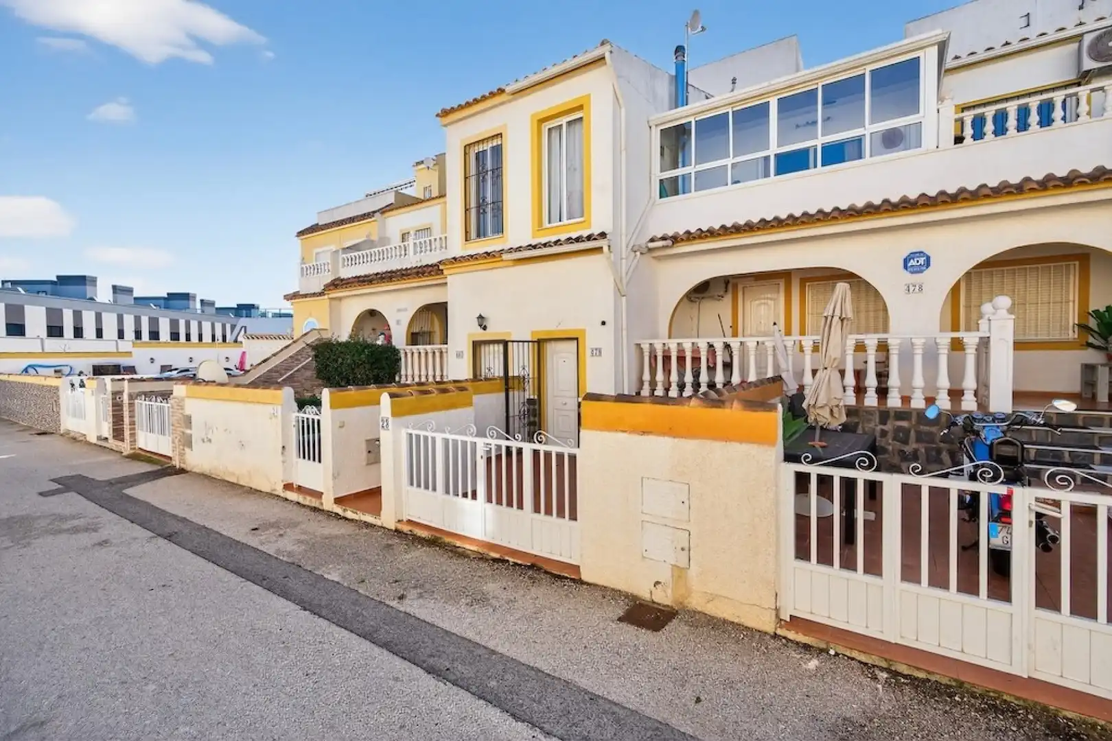 Vista exterior de Pis en venda en Santa Pola amb Aire condicionat, Terrassa i Piscina comunitària