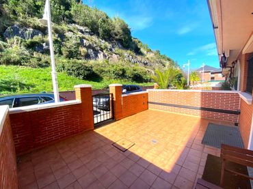 Casa a schiera con balcone in vendita a Calle de Montecerredo