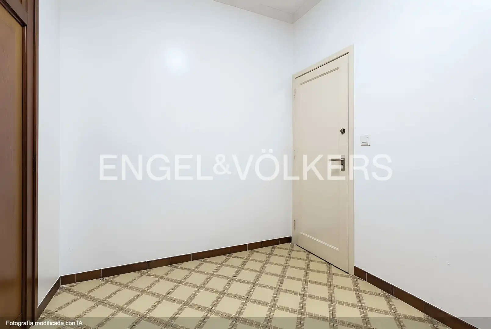 Wohnung zum Verkauf in Barcelona mit Klimaanlage, Heizung und Terrasse